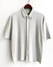Load image into Gallery viewer, Textured short sleeve shirt
