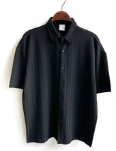 Load image into Gallery viewer, Textured short sleeve shirt