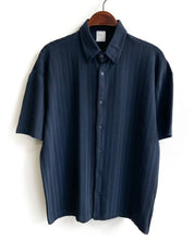 Load image into Gallery viewer, Textured short sleeve shirt