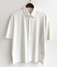Load image into Gallery viewer, Textured short sleeve shirt