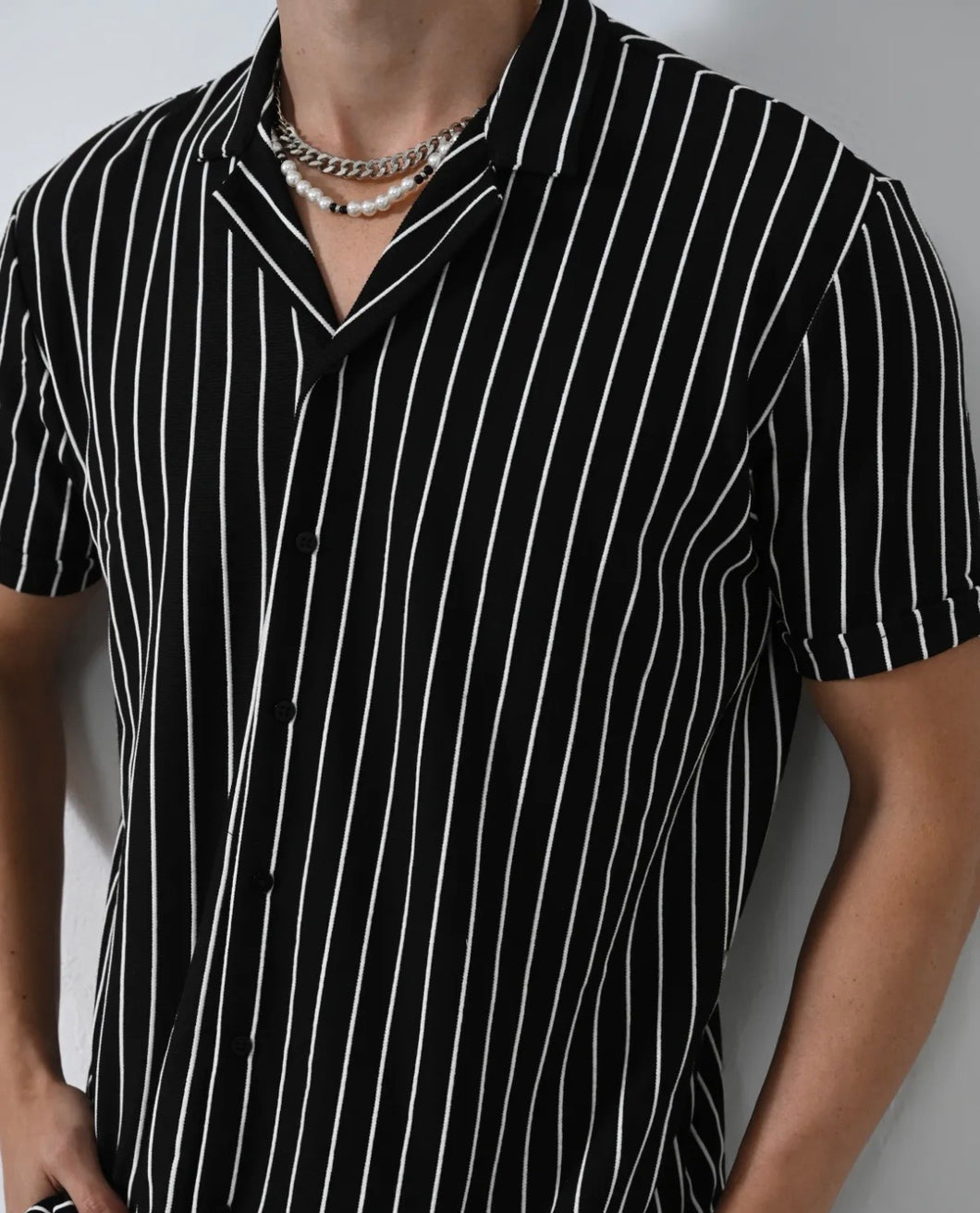 Men's strip shirt